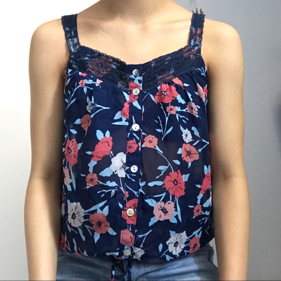 Floral top - Picture 1 of 4